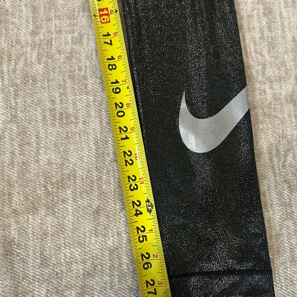 Lot of 2: Nike, glitter leggings w/leg logo. One silver, one gold. Both sz med - Picture 8 of 9